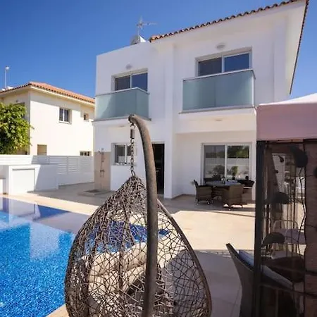 Hubstay - Blue Harmony In Protaras - 5 Min Walk To The Villa