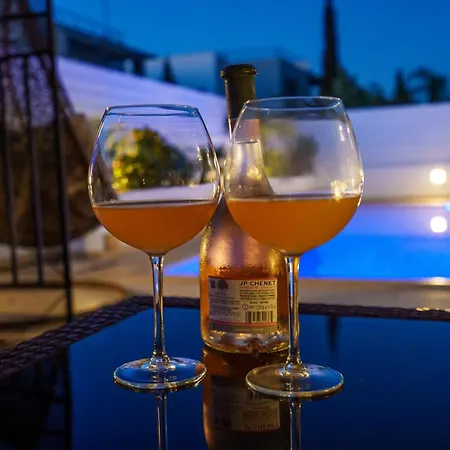 Villa Hubstay - Blue Harmony In Protaras - 5 Min Walk To The