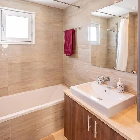 Hubstay - Blue Harmony In Protaras - 5 Min Walk To The Vilă Paralimni