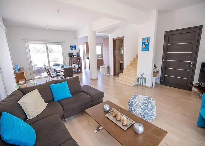 Villa Hubstay - Blue Harmony In Protaras - 5 Min Walk To The Paralimni