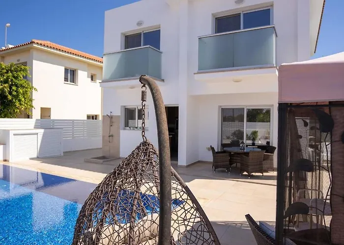 Villa Hubstay - Blue Harmony In Protaras - 5 Min Walk To The